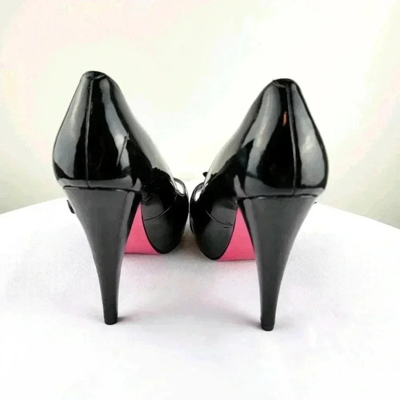 Paris Hilton Adorable stilettos with Bow - Picture 3 of 6